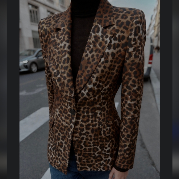 ZARA NWT FITTED ANIMAL PRINT TAILORED BLAZER SIZE SMALL BLOGGERS FAVE!!! - Picture 2 of 4